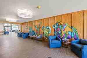 featured image of 1900 Ken Pratt Blvd