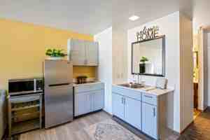 featured image of 1900 Ken Pratt Blvd