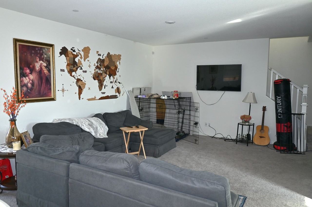 8249 Peterborough Way - Photo 3 of 16