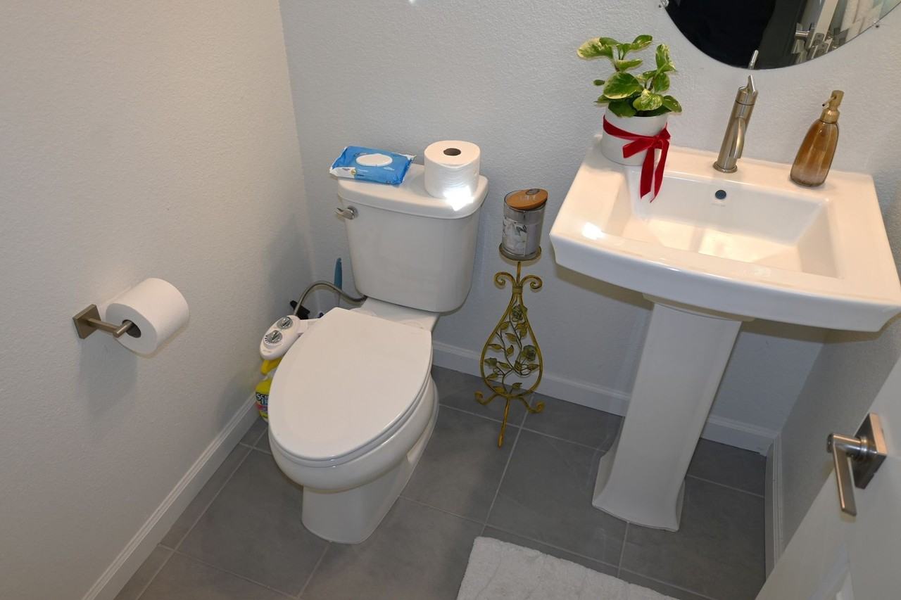 8249 Peterborough Way - Photo 4 of 16
