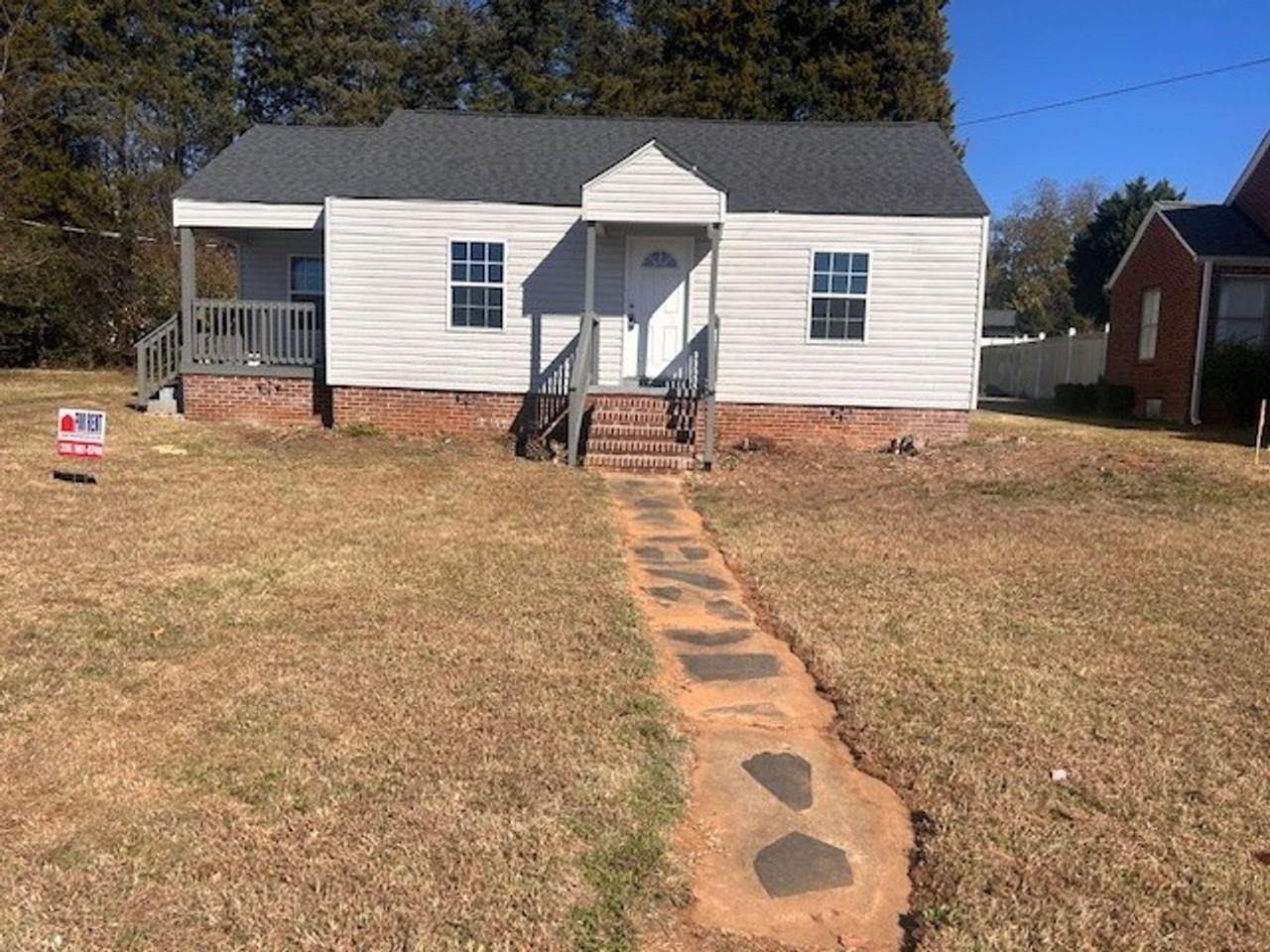 626 W Center St - Photo 2 of 14