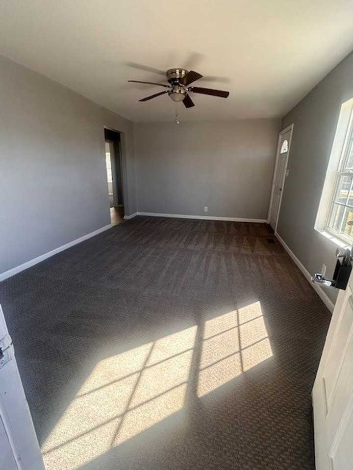 626 W Center St - Photo 3 of 14