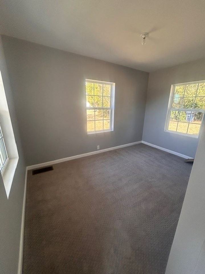 626 W Center St - Photo 5 of 14