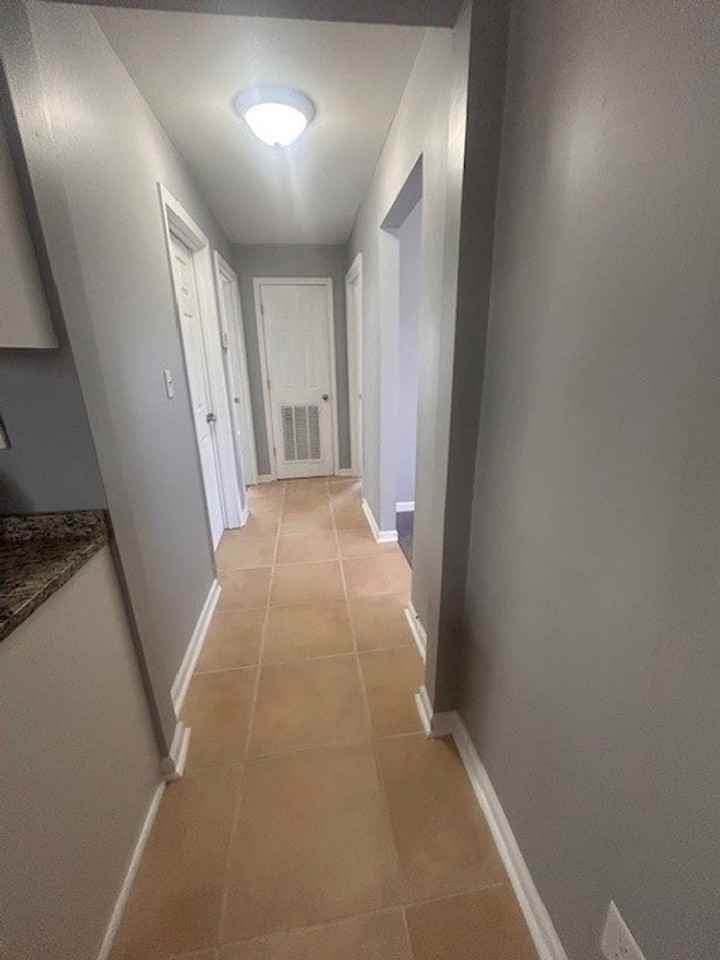 626 W Center St - Photo 7 of 14