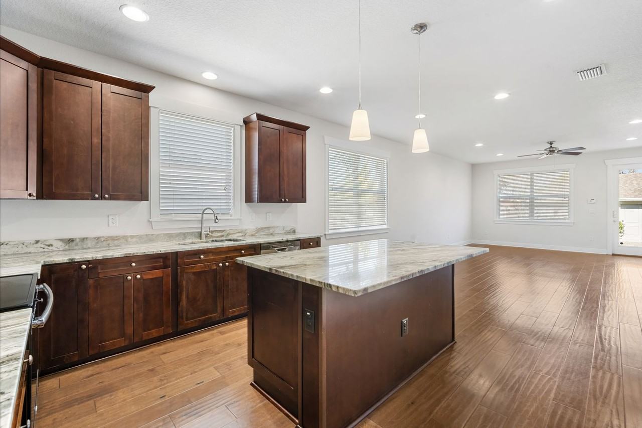 2411 W North A St #2 - Photo 6 of 27