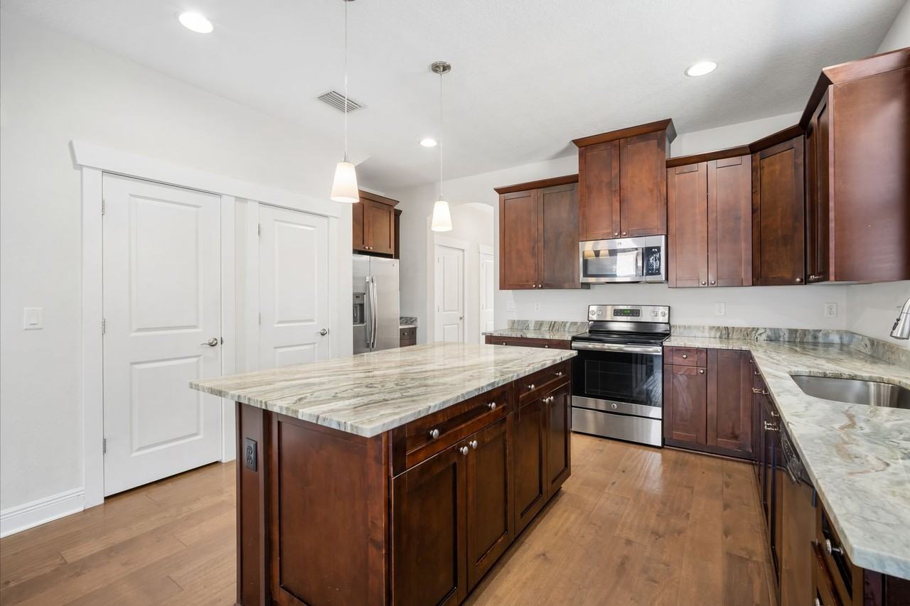 2411 W North A St #2 - Photo 7 of 27