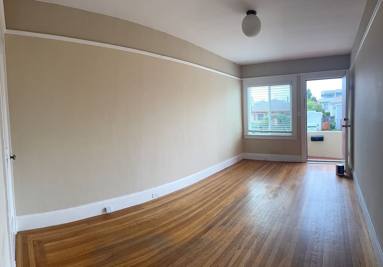 4426 Shafter Avenue - Photo 4 of 17