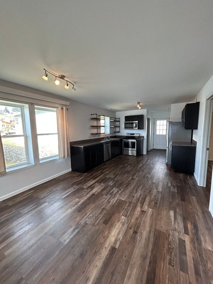 11 Mullin St - Photo 4 of 29