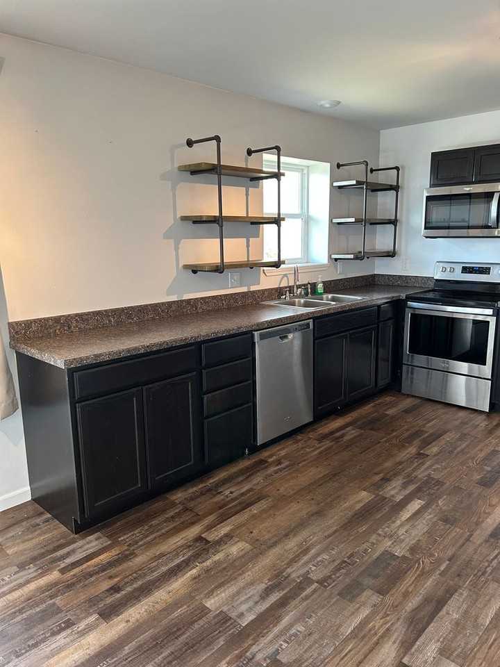 11 Mullin St - Photo 7 of 29