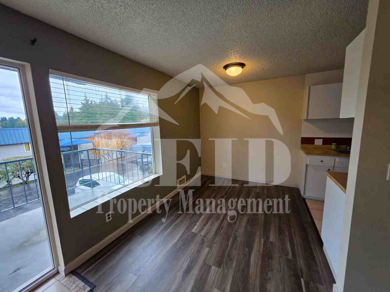 924 Shorewood Dr #16 - Photo 6 of 18