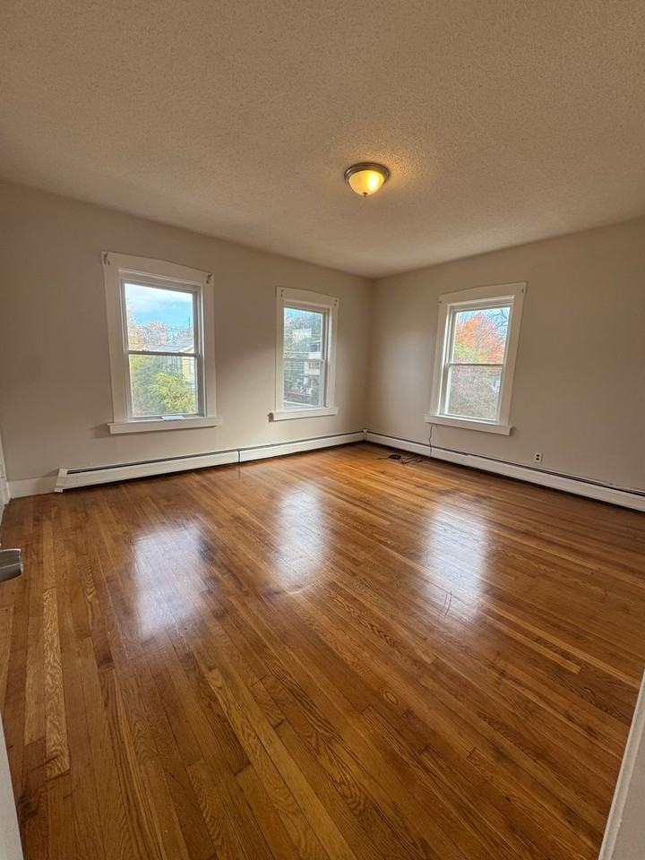 36 Orange St 2nd Fl - Photo 2 of 11