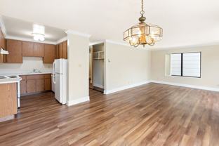 925, 919 - Photo 1 of 1