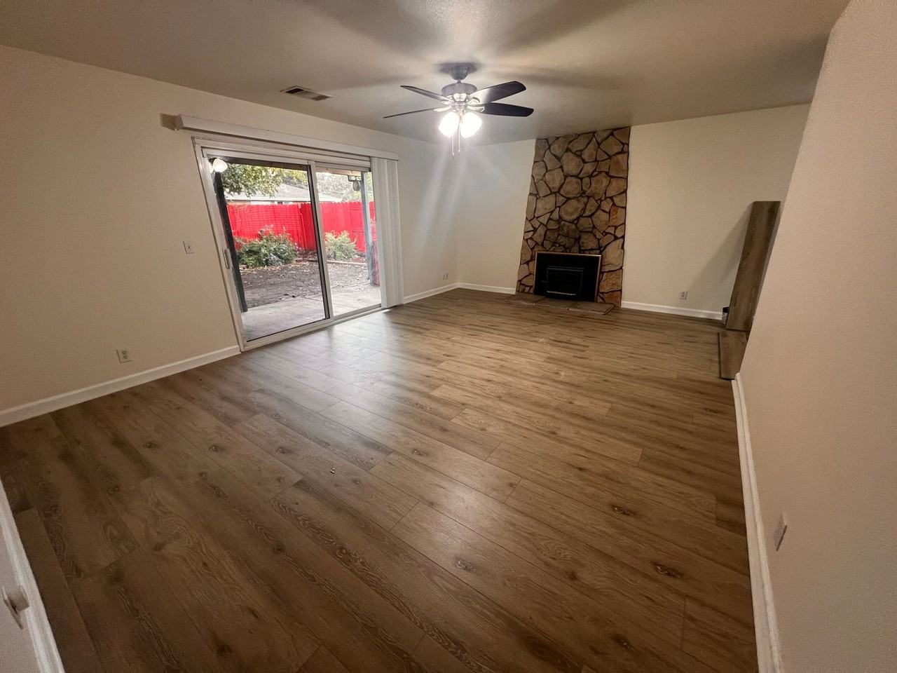 1211 Alderwood Way - Photo 4 of 11