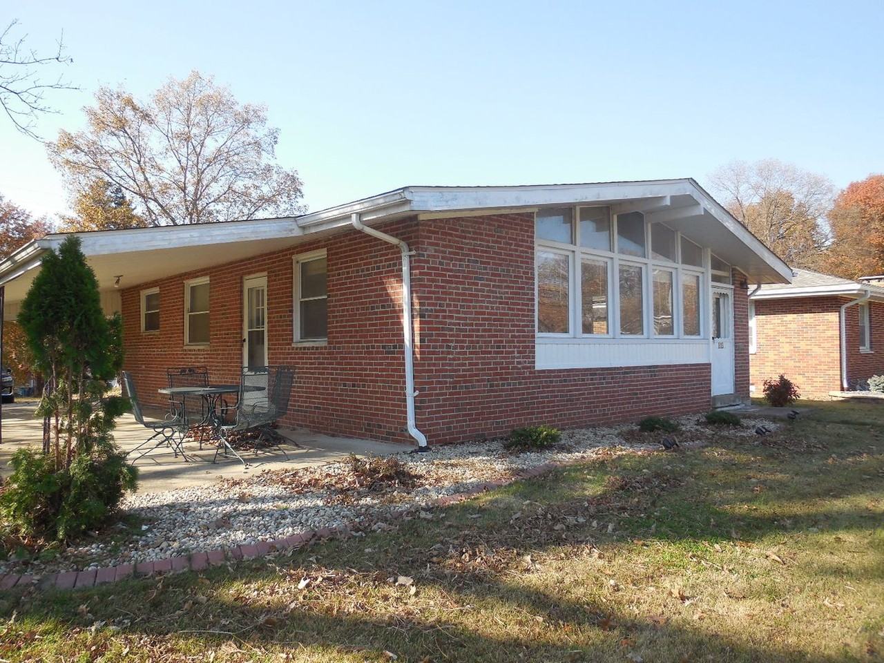 813 Klein Ave - Photo 2 of 18