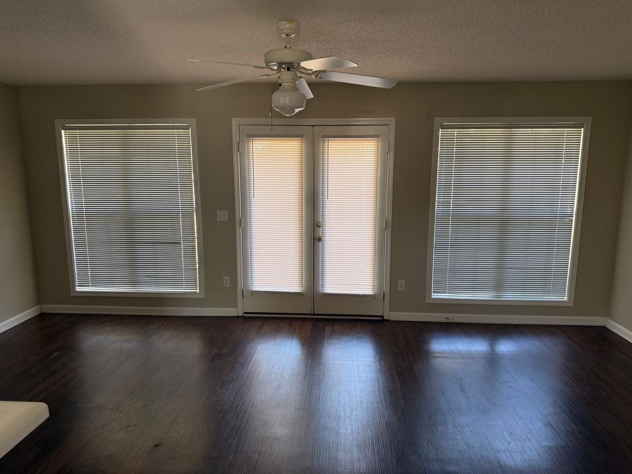 111 Woodberry Dr - Photo 4 of 18