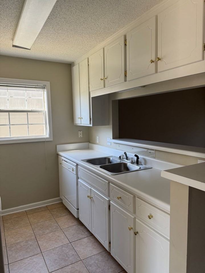 111 Woodberry Dr - Photo 6 of 18