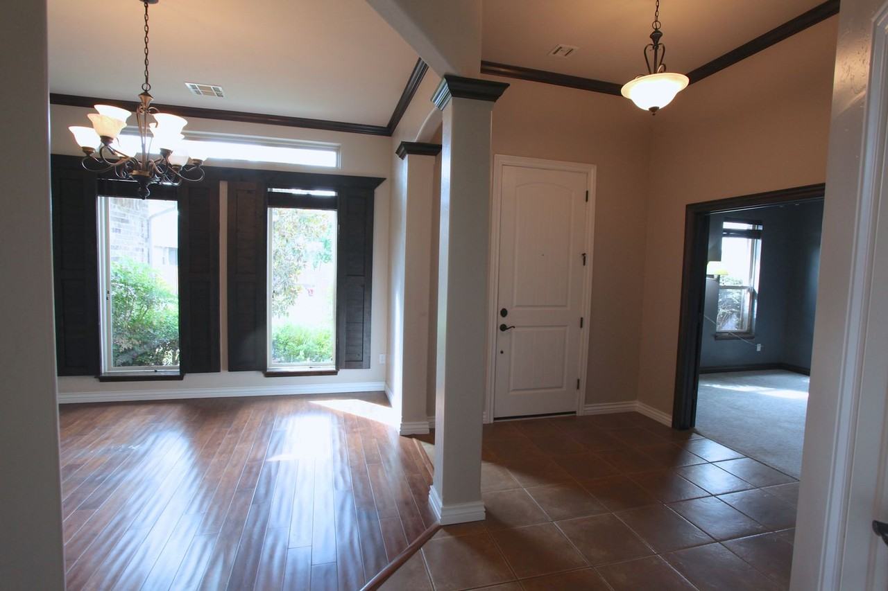 2805 Nw 173rd St - Photo 4 of 25