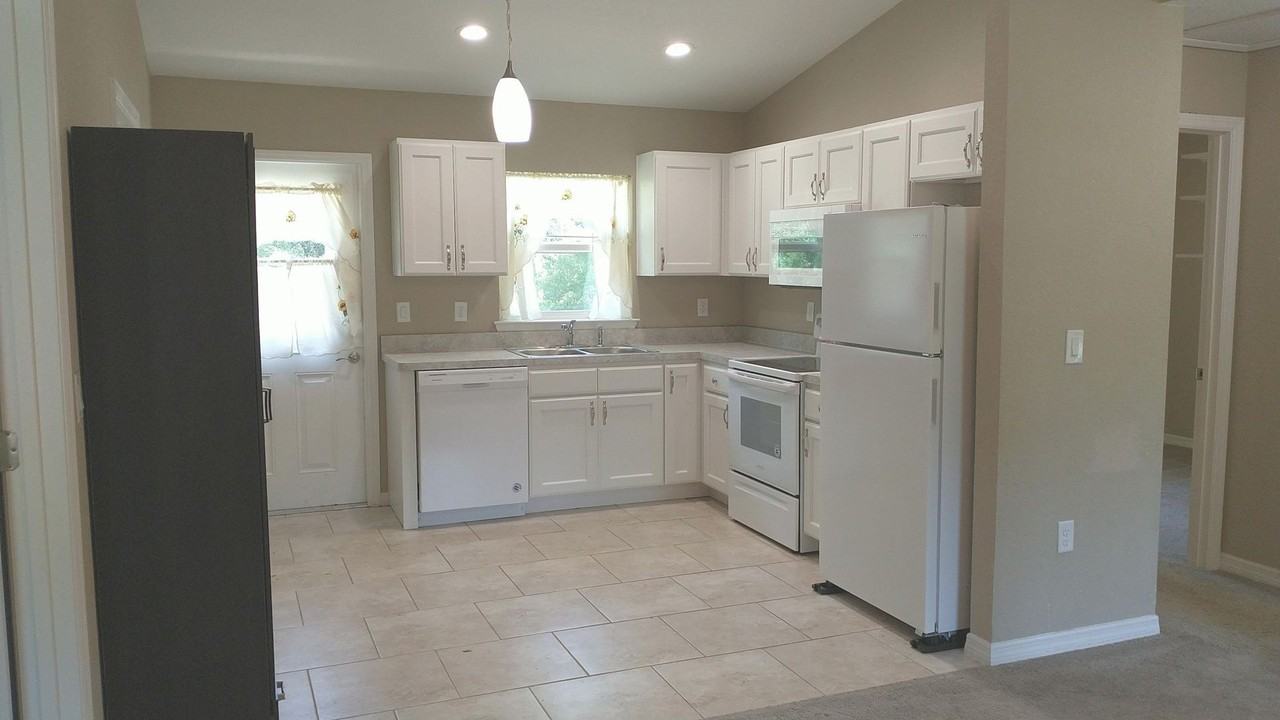 5405 Nw 6th Pl - Photo 2 of 8