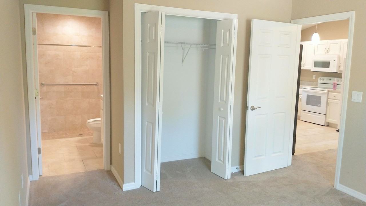 5405 Nw 6th Pl - Photo 5 of 8