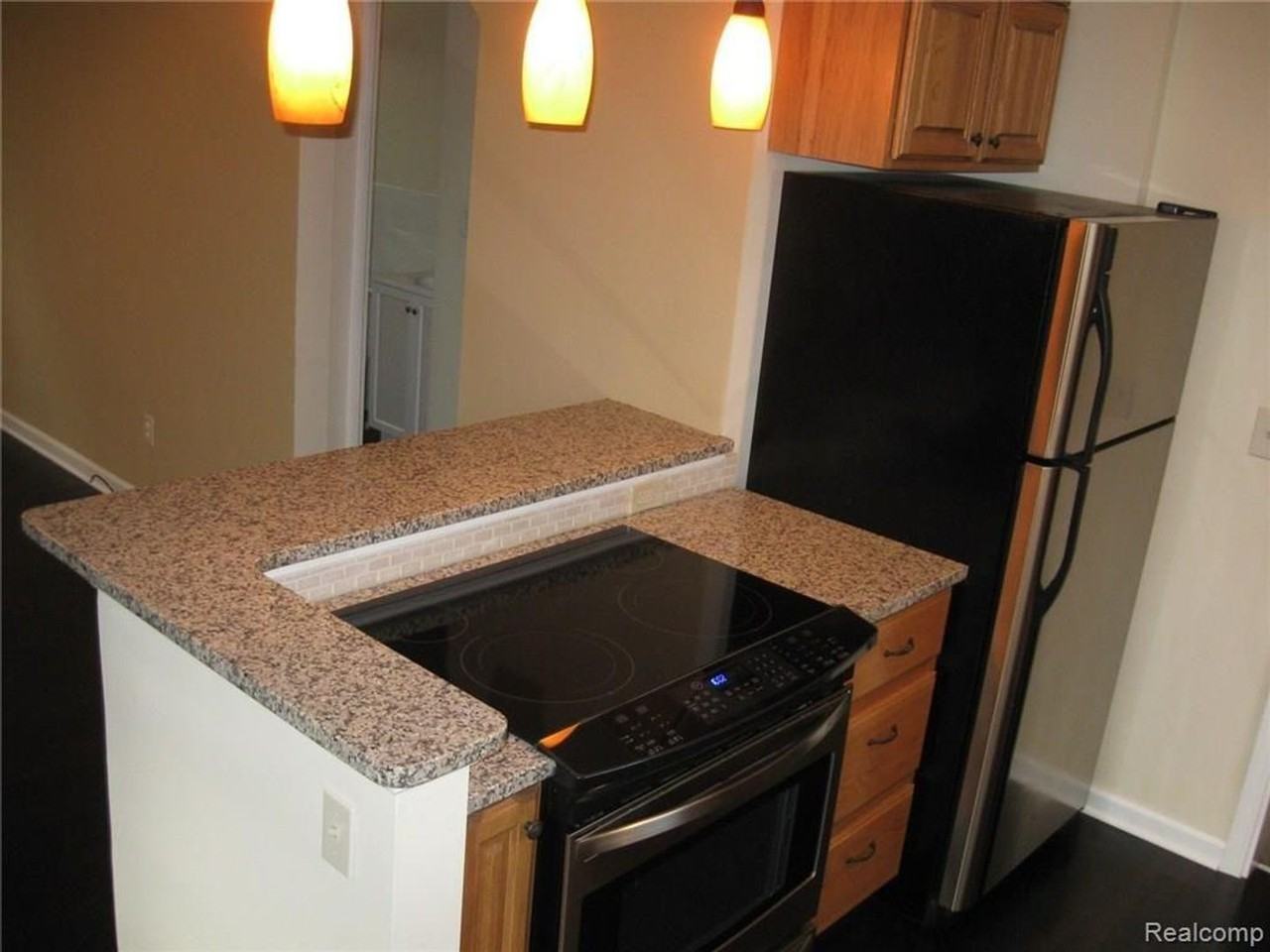 141 Devillen Ave - Photo 7 of 23