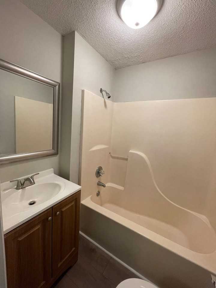 716 Broad St - Photo 6 of 8