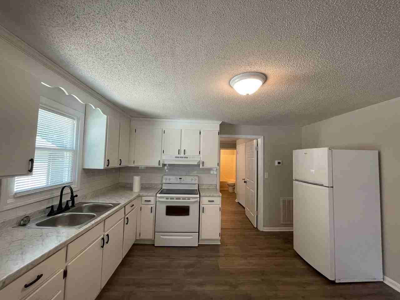 716 Broad St - Photo 2 of 8