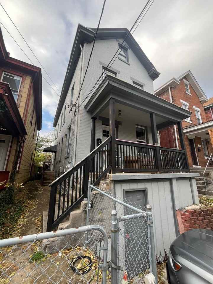 2343 Stratford Ave - Photo 2 of 50