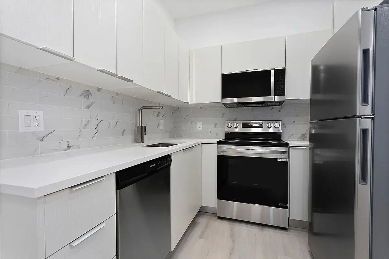 210 East 111 ST QOZ LLC - Photo 5 of 12