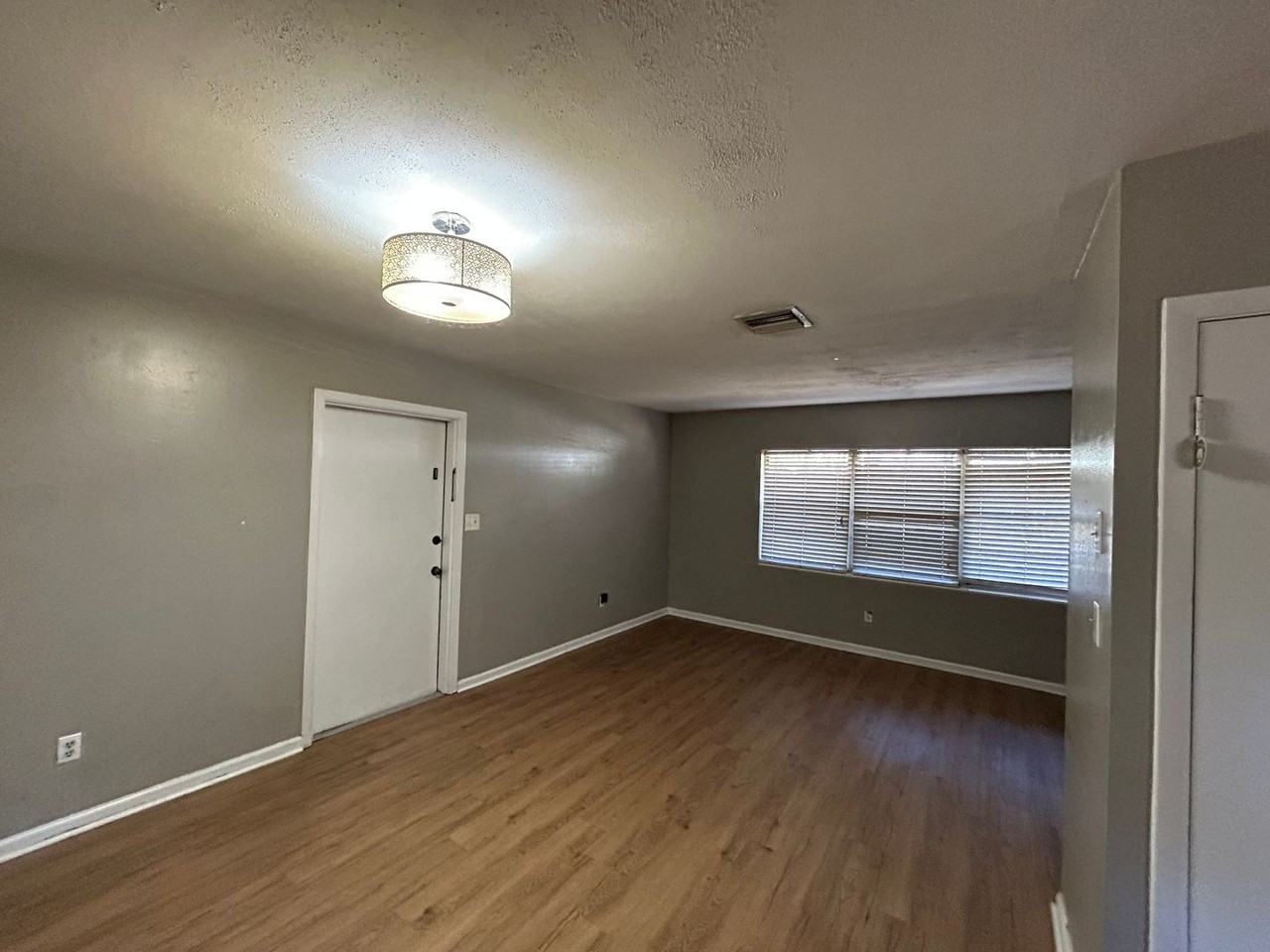 4129 Nw 31st Ter - Photo 3 of 11