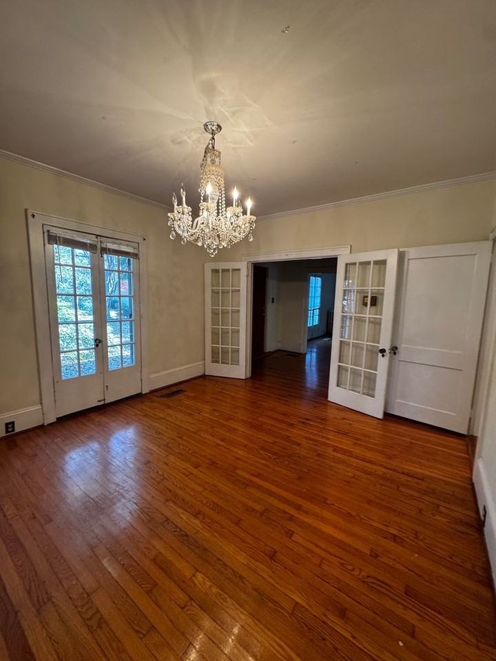 1821 Glenwood Ave - Photo 4 of 17