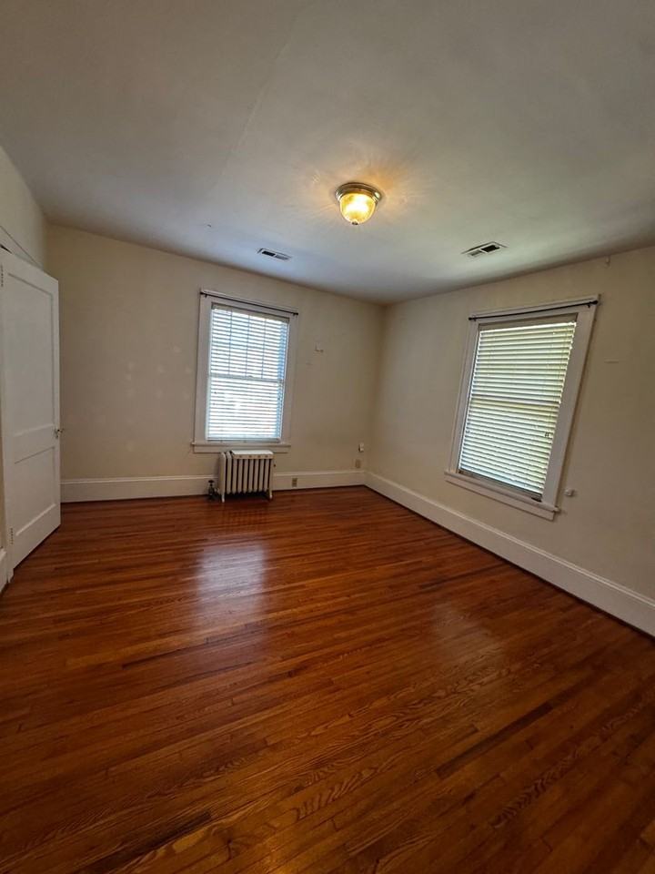 1821 Glenwood Ave - Photo 6 of 17