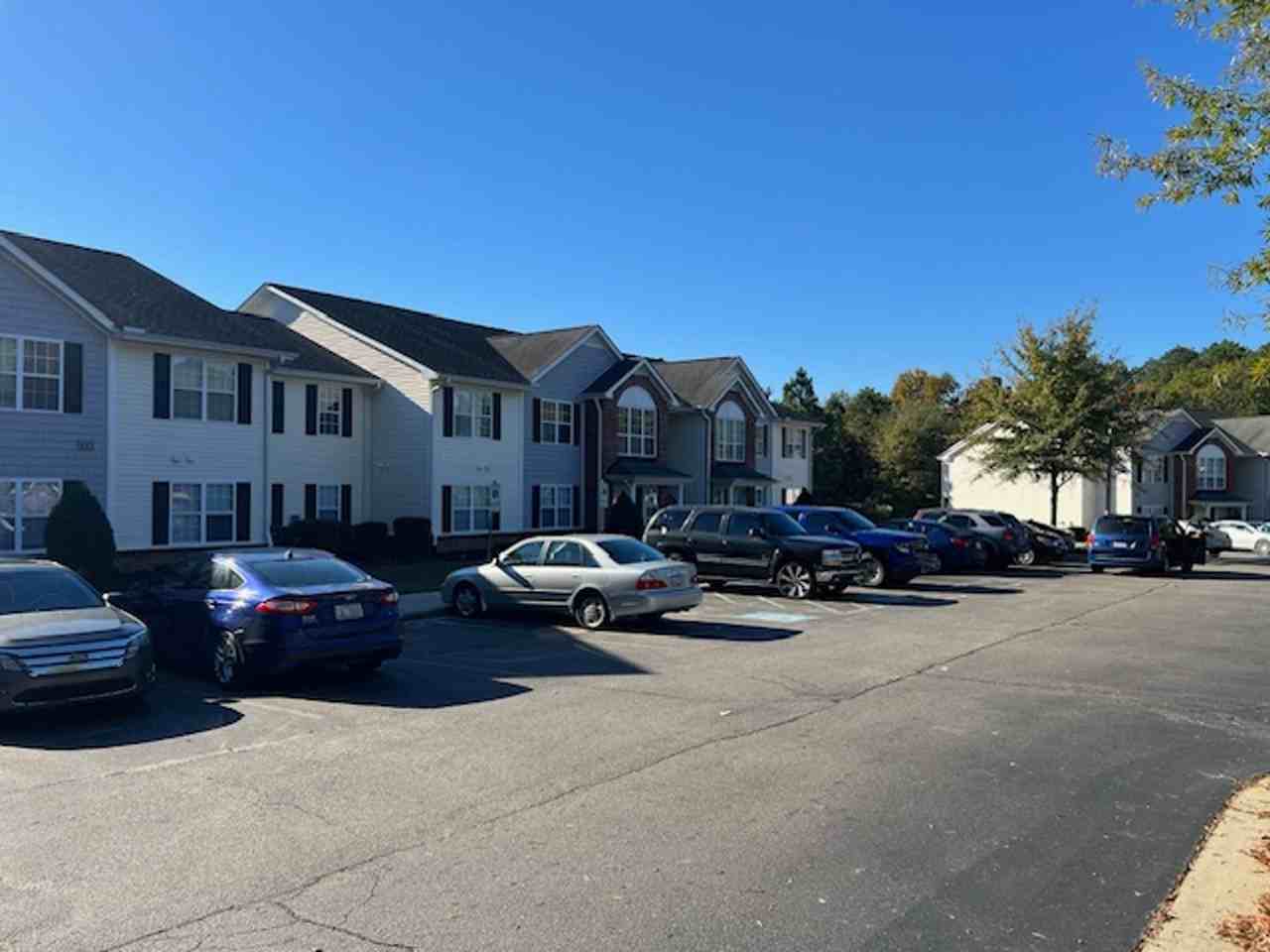 Evelyn Glenn Affordable Apartments - Photo 2 of 6