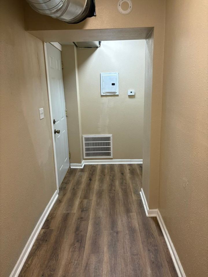 1471 Main St #6 - Photo 2 of 7