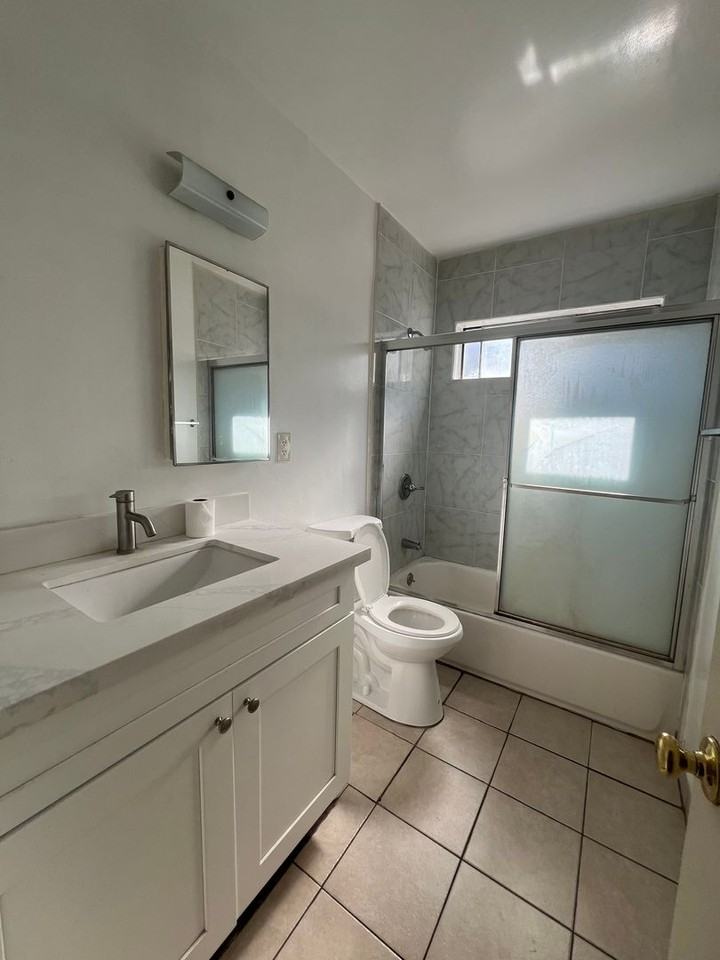 2152 - Photo 4 of 15