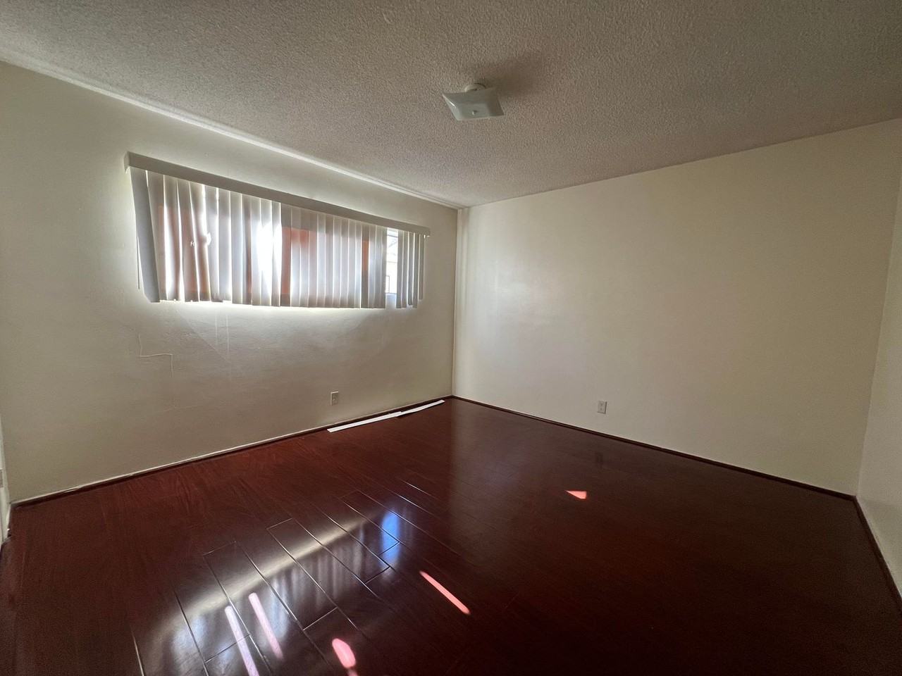 2152 - Photo 5 of 15