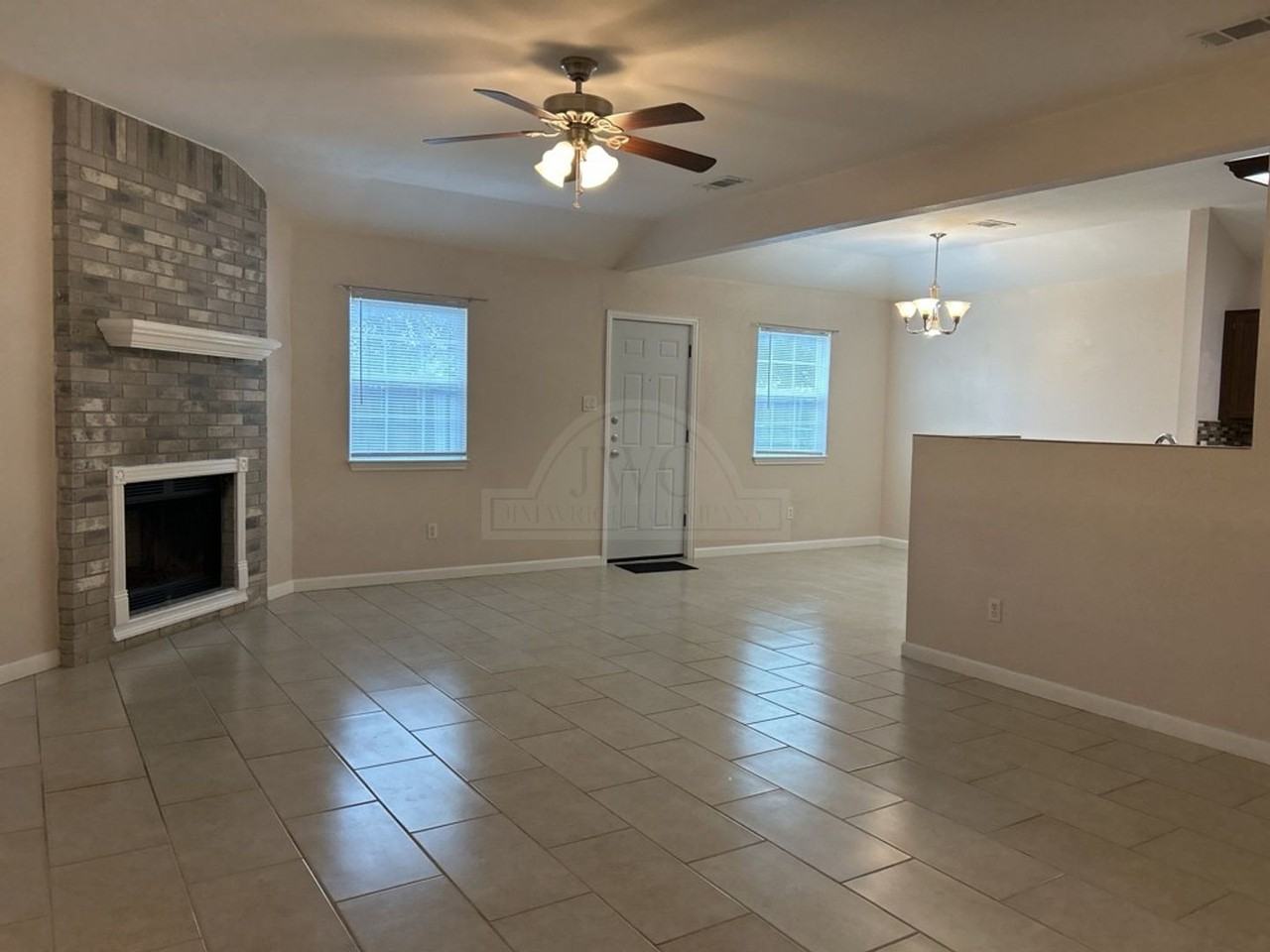 4910 Parkwood Dr - Photo 2 of 24