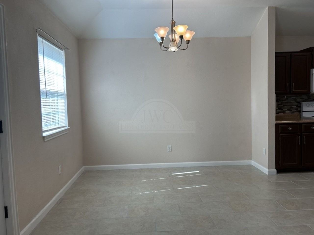 4910 Parkwood Dr - Photo 6 of 24