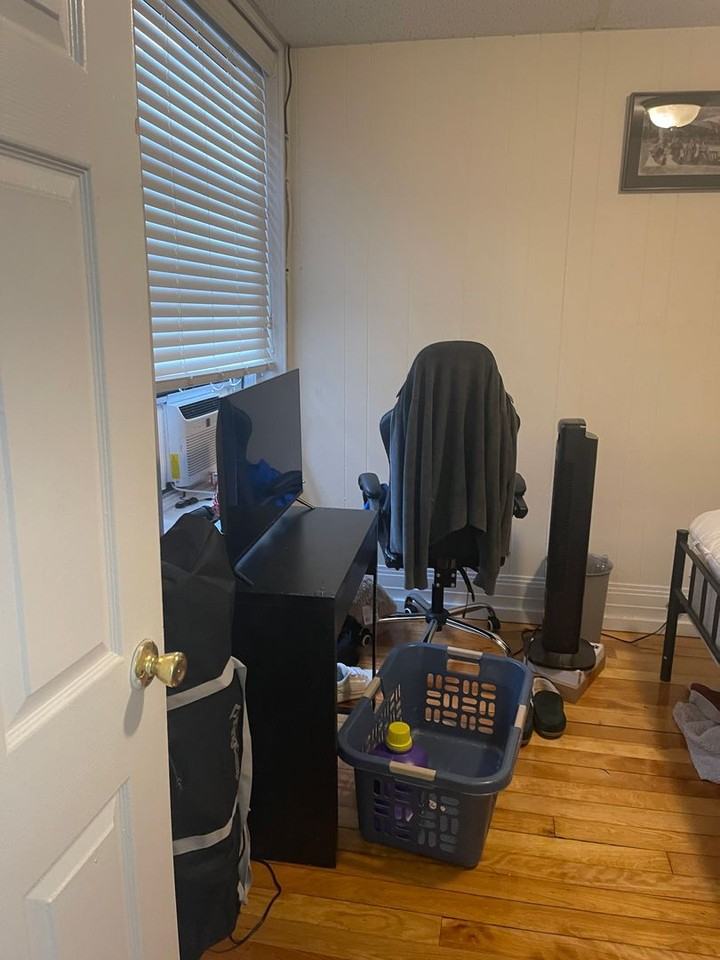 439 Cambridge St - Photo 7 of 8