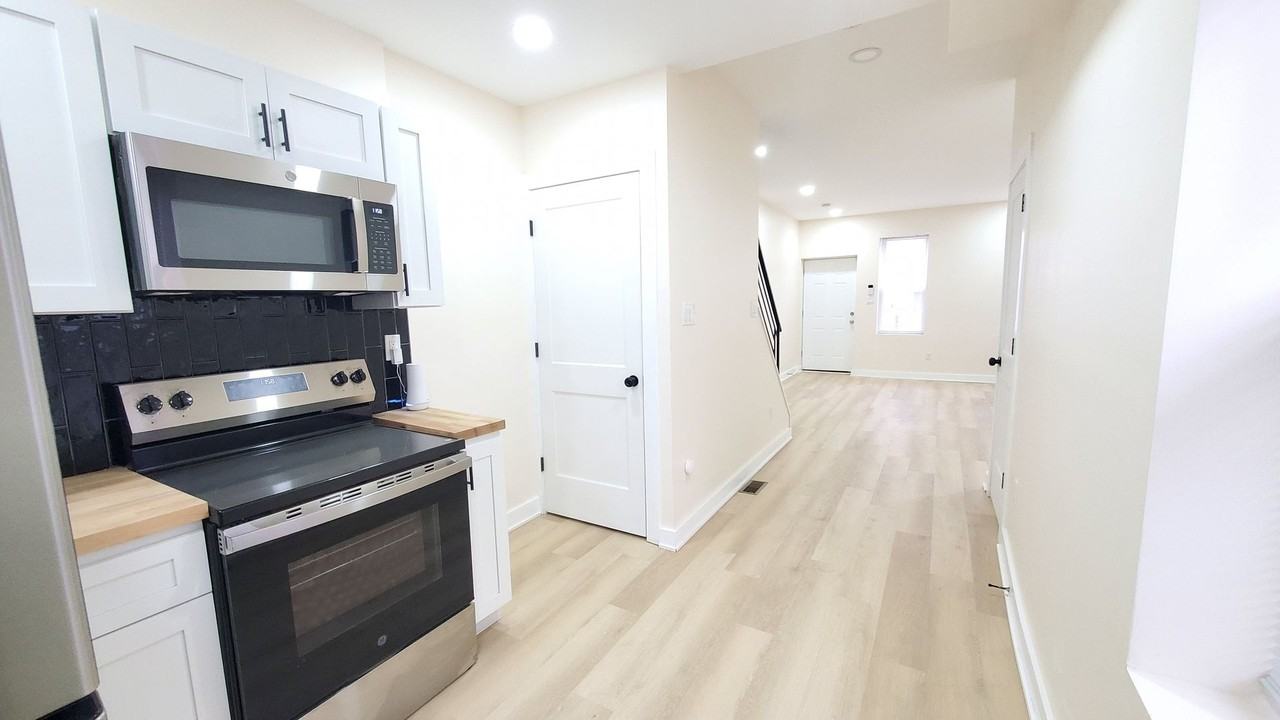 1819 North Judson Street - Photo 4 of 33