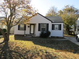 featured image of 1206 Northwest Oak Avenue