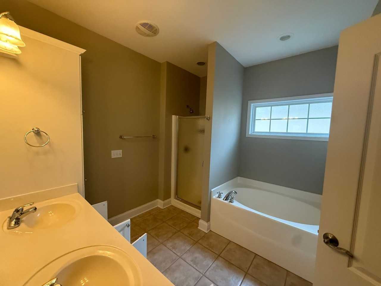 1618 Professional Parkway - Photo 7 of 10