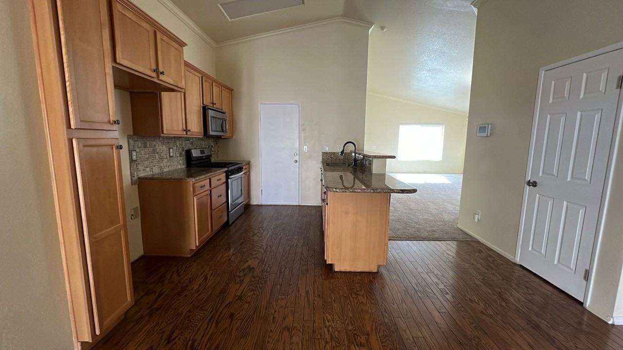 3357 E Avenue K4 #4 - Photo 6 of 21