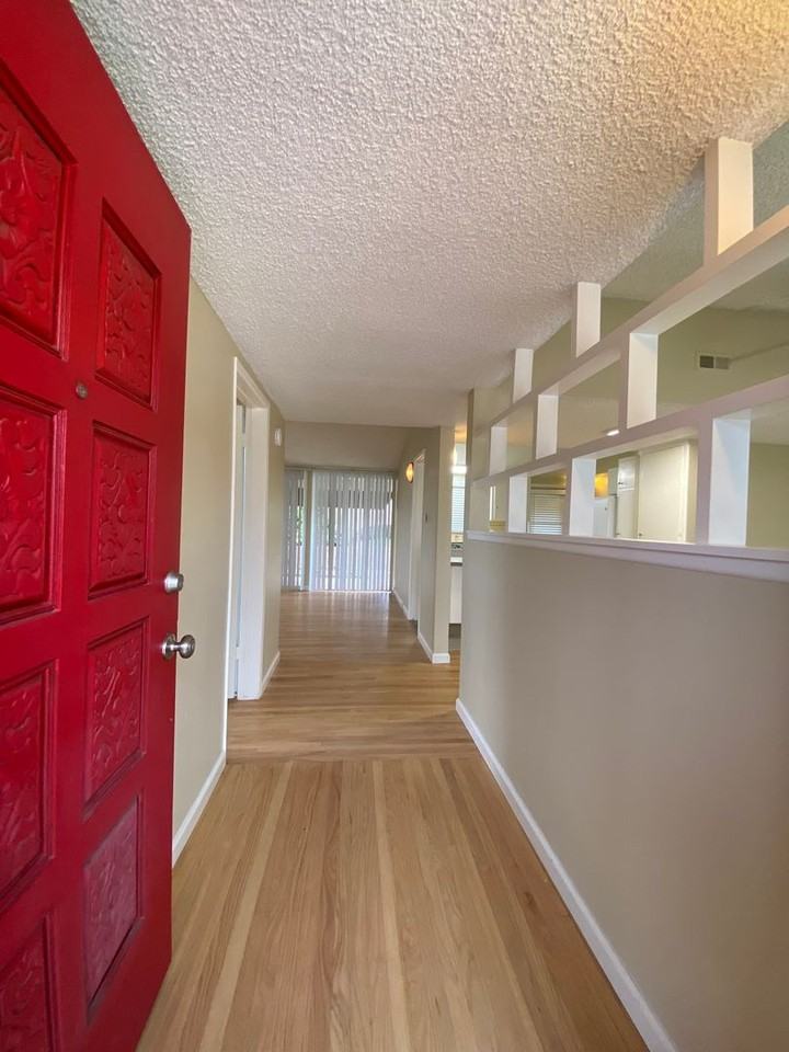 5546 Waring Rd - Photo 5 of 39