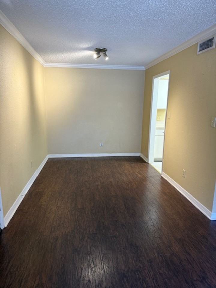 315 Wymore Rd - Photo 3 of 47