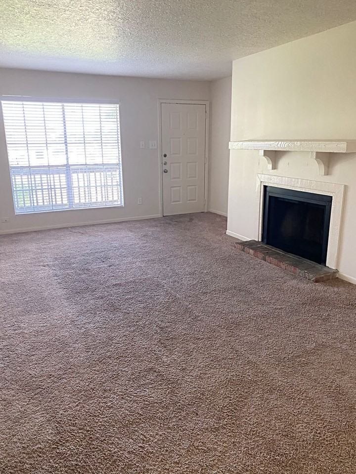 8424 Glen Meadow Lane - Photo 2 of 9