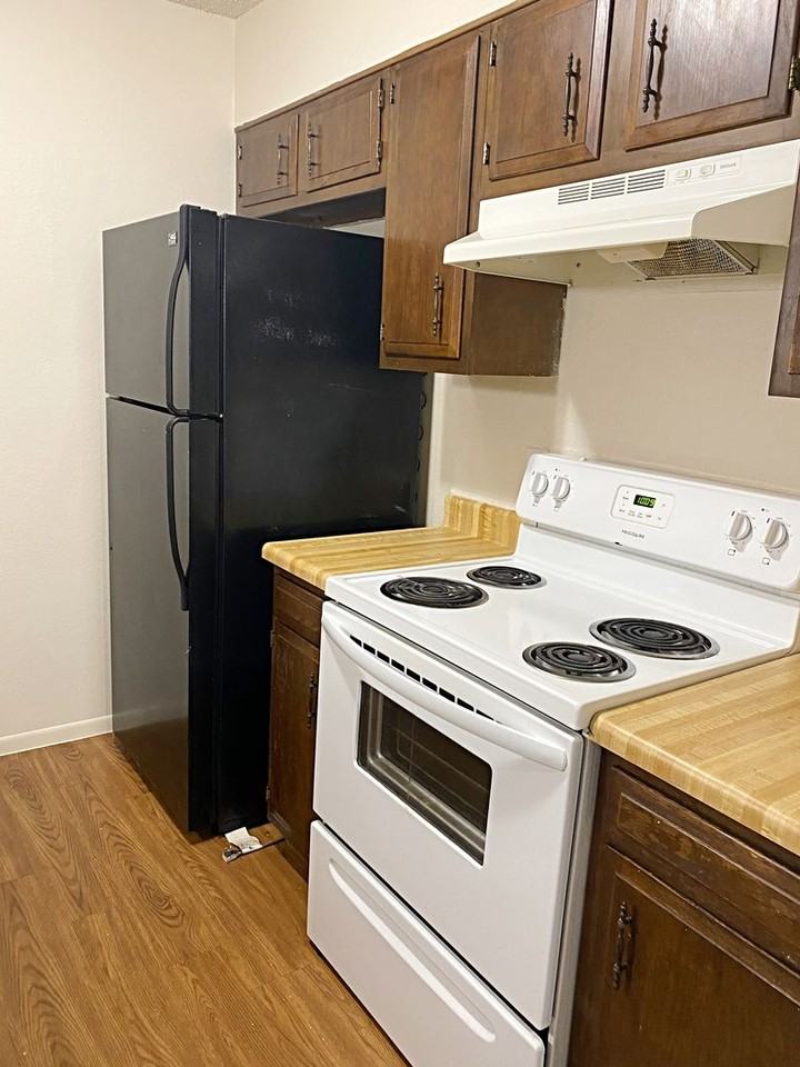 8424 Glen Meadow Lane - Photo 4 of 9