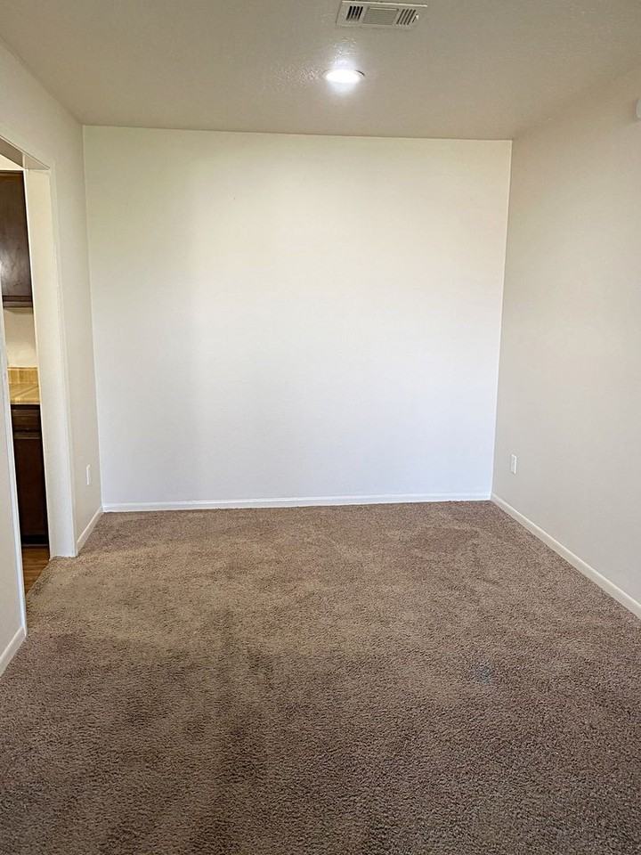 8424 Glen Meadow Lane - Photo 5 of 9