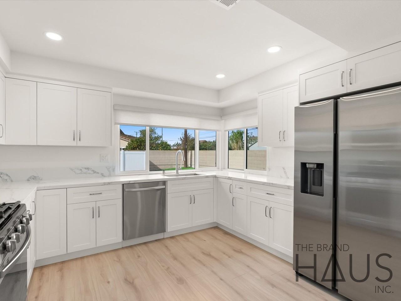 16769 Redwood Street - Photo 3 of 33