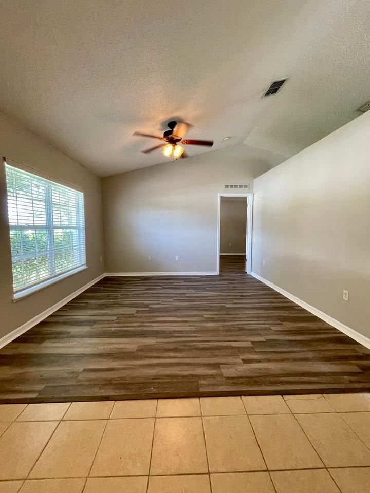 1103 Partridge Ln - Photo 4 of 21