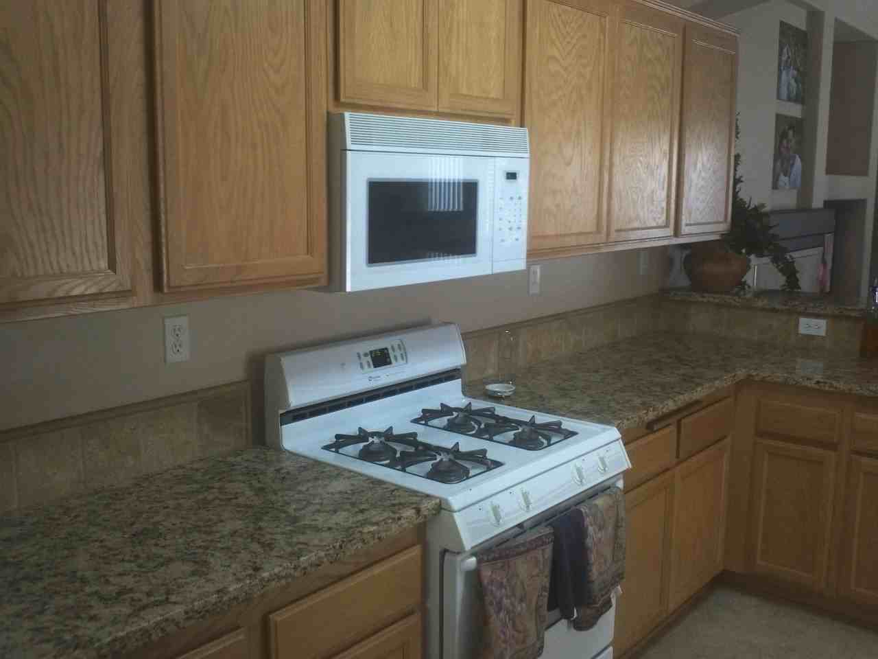 2310 Signal Ave - Photo 3 of 6